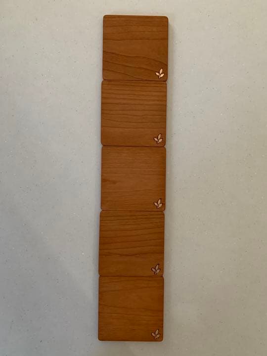 【新品】ハンドメイドチェリー木製コースター　5枚セット