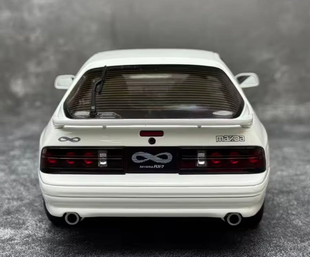 WHELARTダイキャスト 1:18スケール マツダ RX7 FC3S モデル - メルカリ