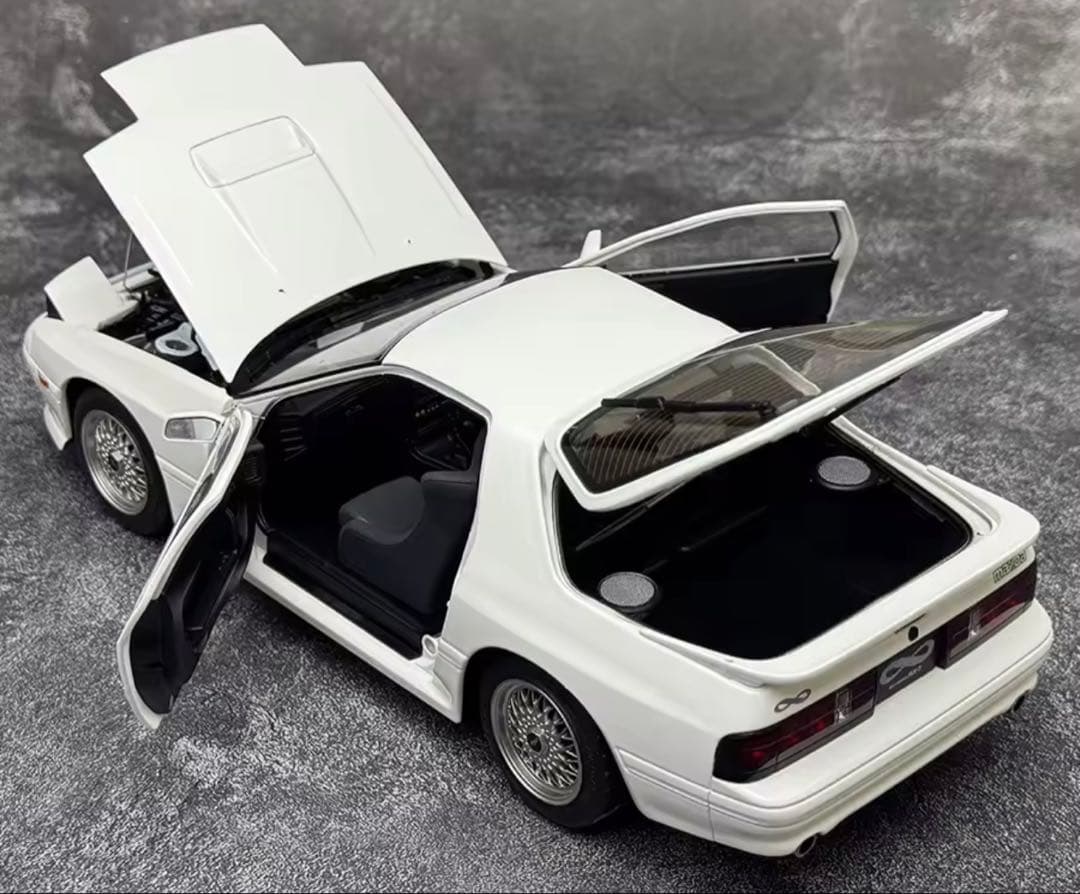 WHELARTダイキャスト 1:18スケール マツダ RX7 FC3S モデル - メルカリ