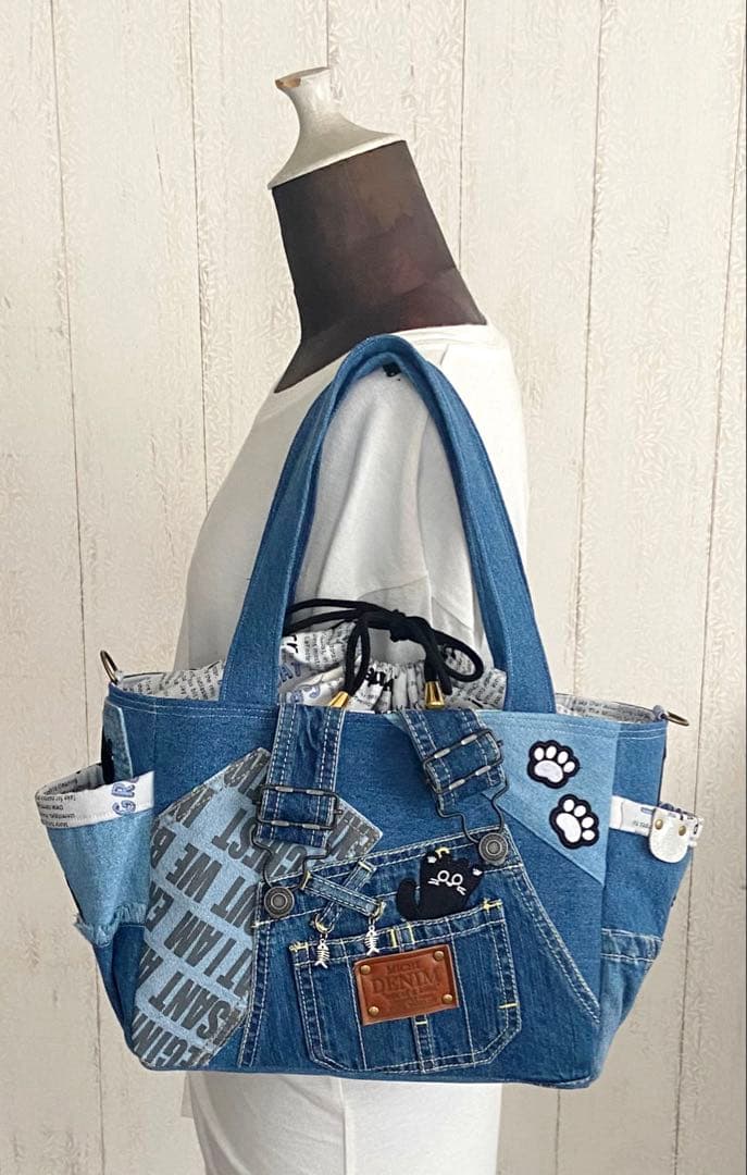 デニムリメイクバッグ　黒猫サロペット