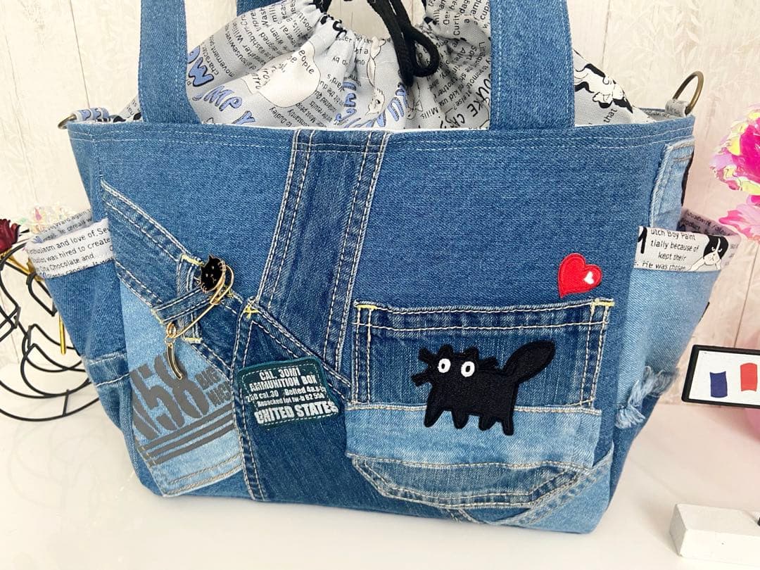 デニムリメイクバッグ　黒猫サロペット