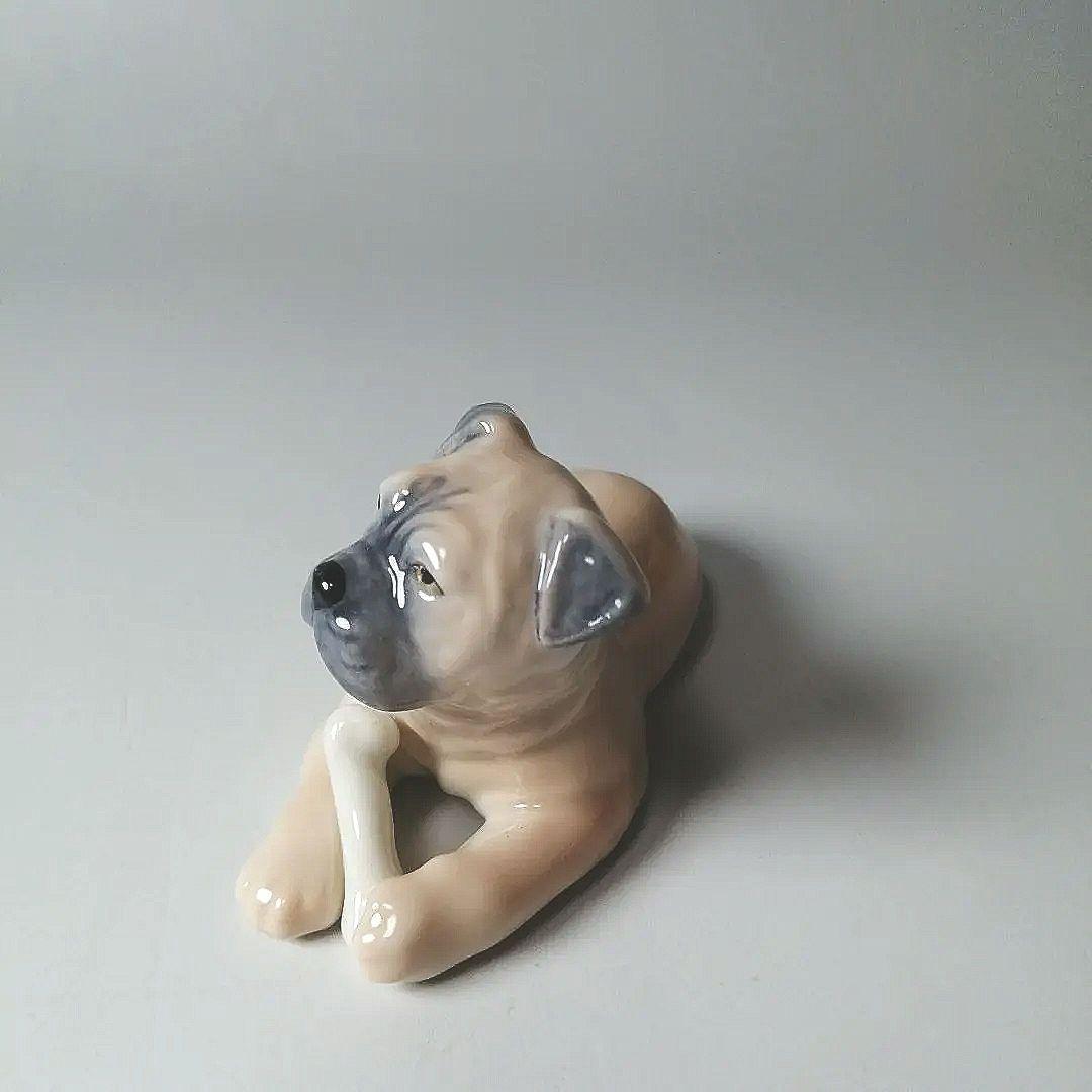 ロイヤルコペンハーゲン　ボクサーフィギュリン犬　 12体のシリーズの１体で廃番品