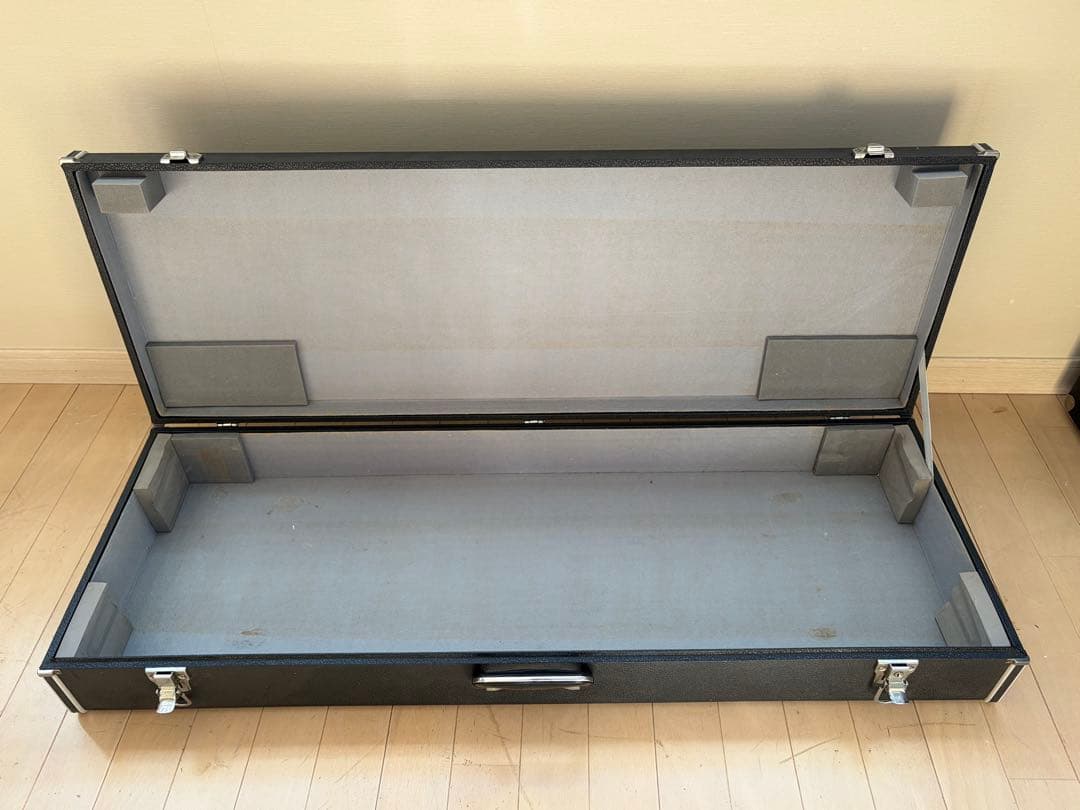 Roland Juno-106用 純正ハードケース。