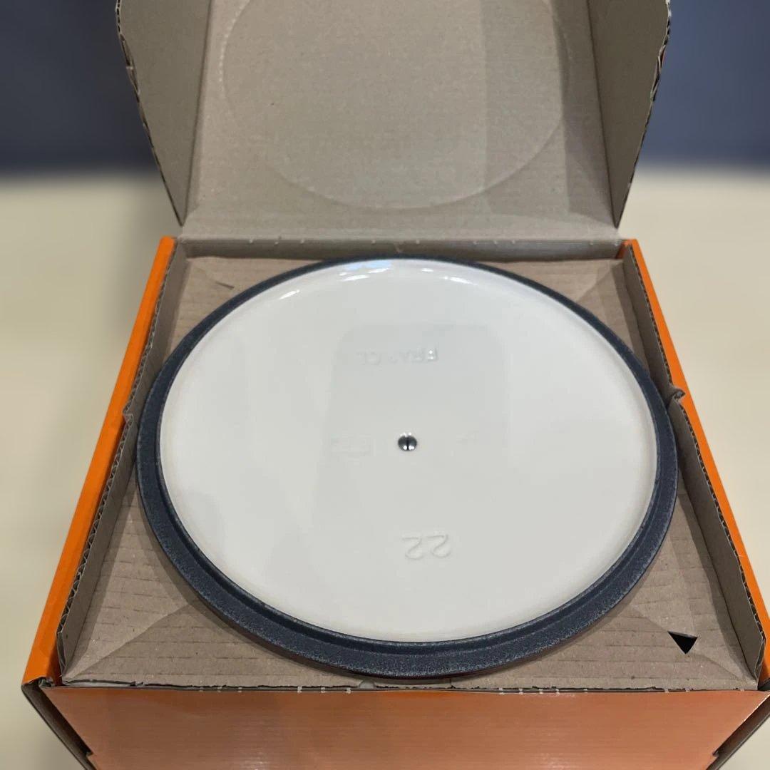 未開封 ル・クルーゼ ココット ロンド 22cm カイエン&スチーマーセット