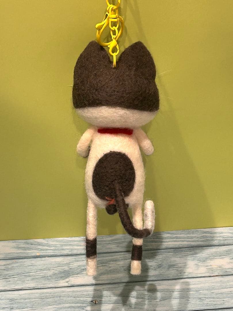 羊毛フェルトで作った可愛い猫のキーホルダー