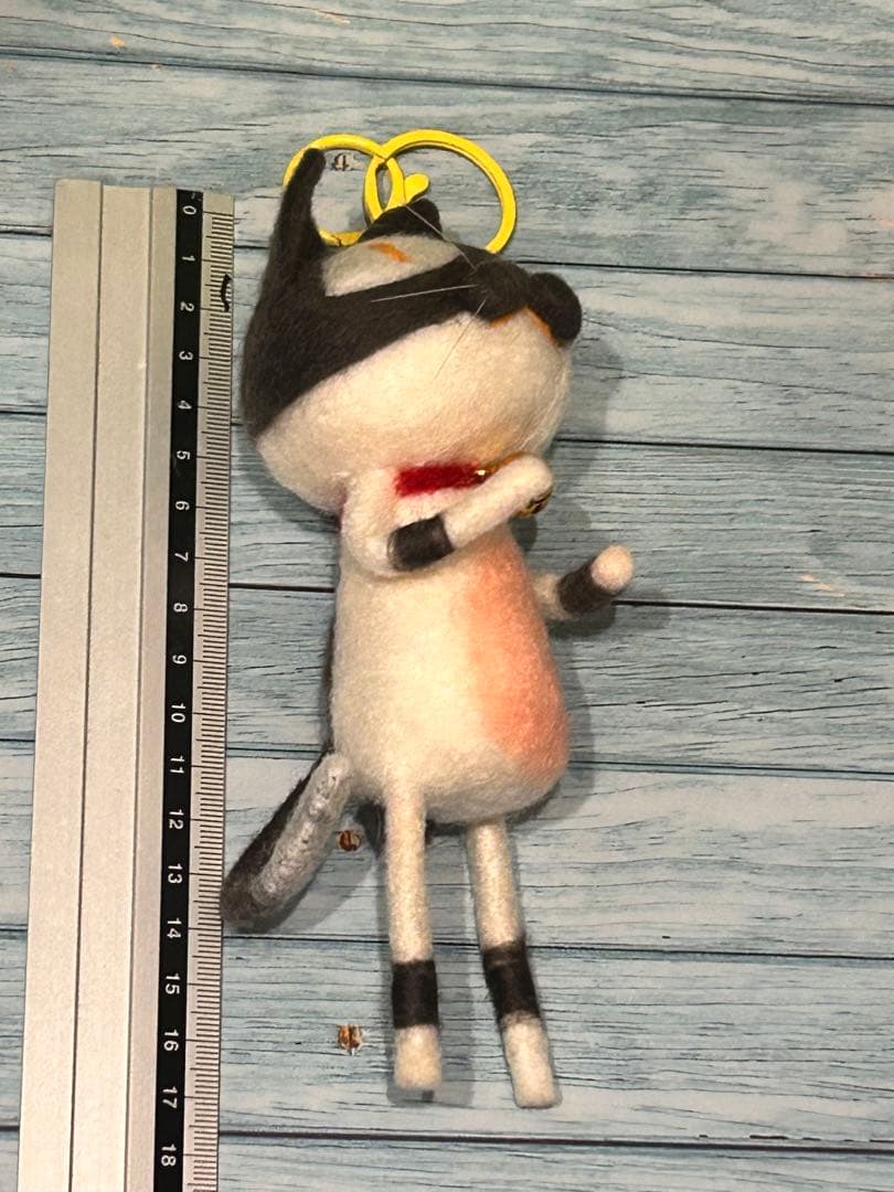 羊毛フェルトで作った可愛い猫のキーホルダー