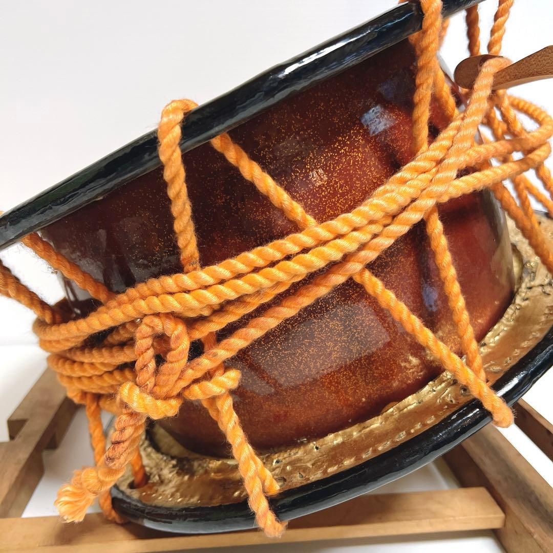 【美品・締め太鼓】　和太鼓 34.5cm×17cm 打楽器　和楽器　台座　金彩