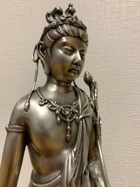 聖観世音菩薩像　銀製