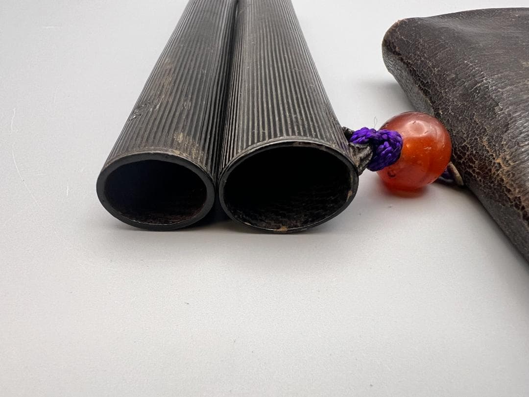 江戸明治時代 斧形前金具 銀象嵌 裏金具在銘 キセル入れ一心