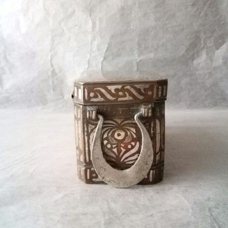 銀象嵌青銅ベタル箱、イスラム　フィリピン　ミンダナオ　アンティーク