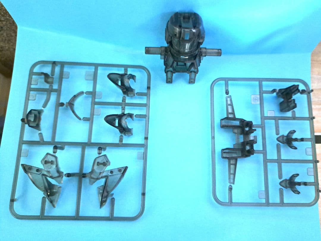 ビーダマン クロムゼファー 未組み立て 大会限定？ 黒っぽいクリア