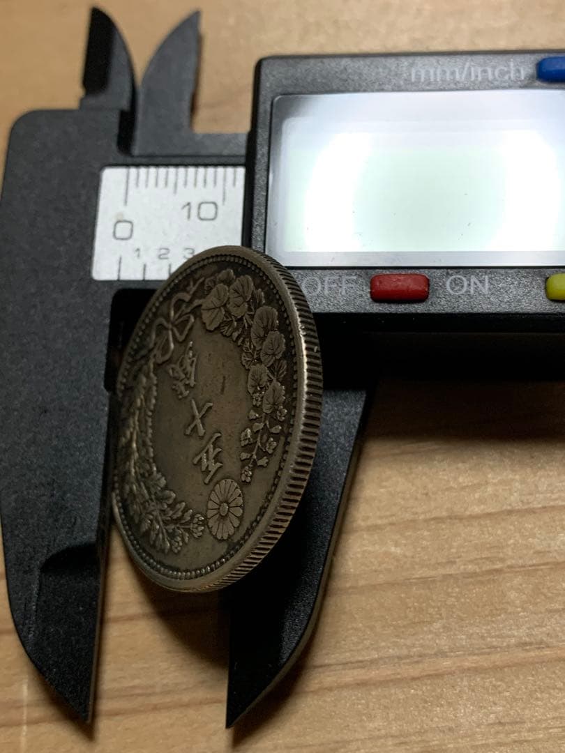 五十銭 50銭銀貨 明治30年下切平リボン - メルカリ