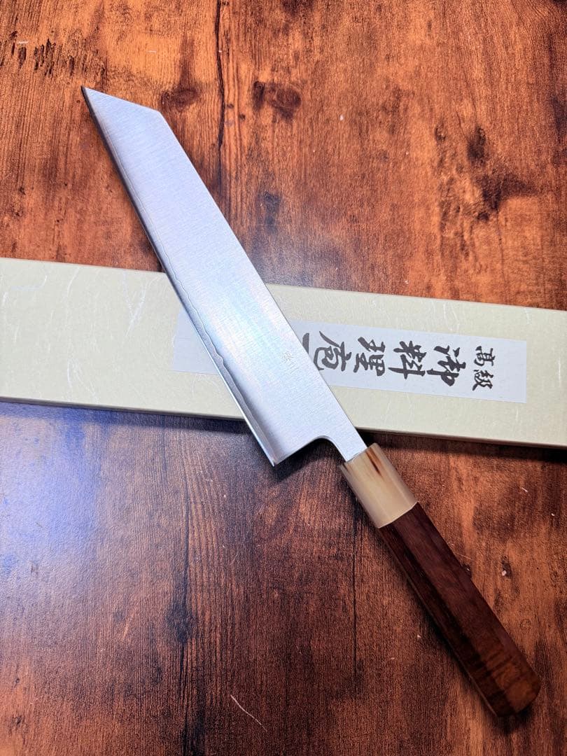 助松 和牛刀 切付 包丁 8寸 鍛造 銀三鋼 紫檀白水牛八角柄 - メルカリ