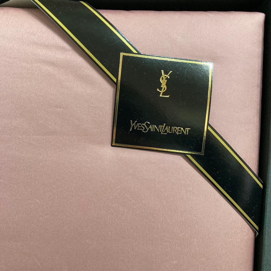 イヴサンローラン ダウンケット 未使用！