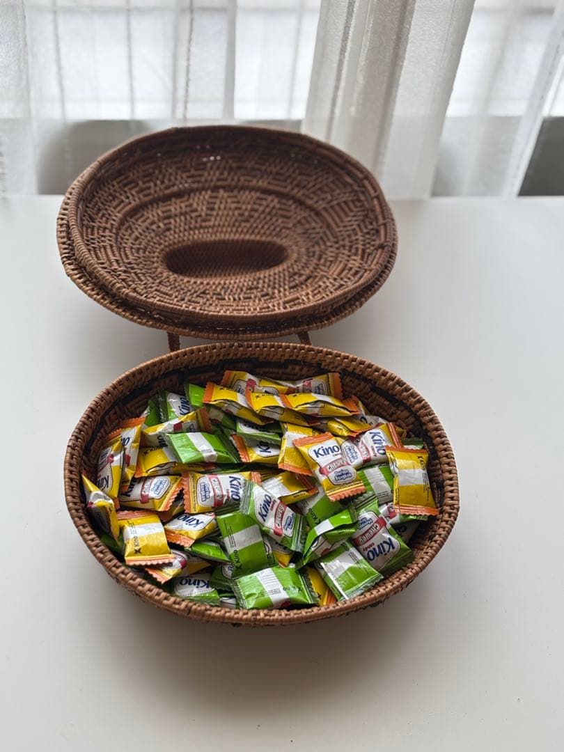 天然素材　アタ雑貨　蓋付き楕円小物入れ