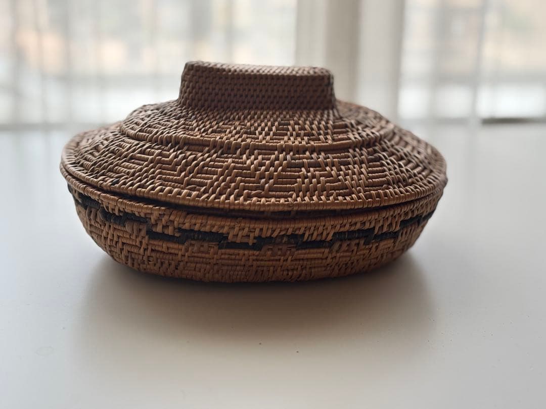 天然素材　アタ雑貨　蓋付き楕円小物入れ