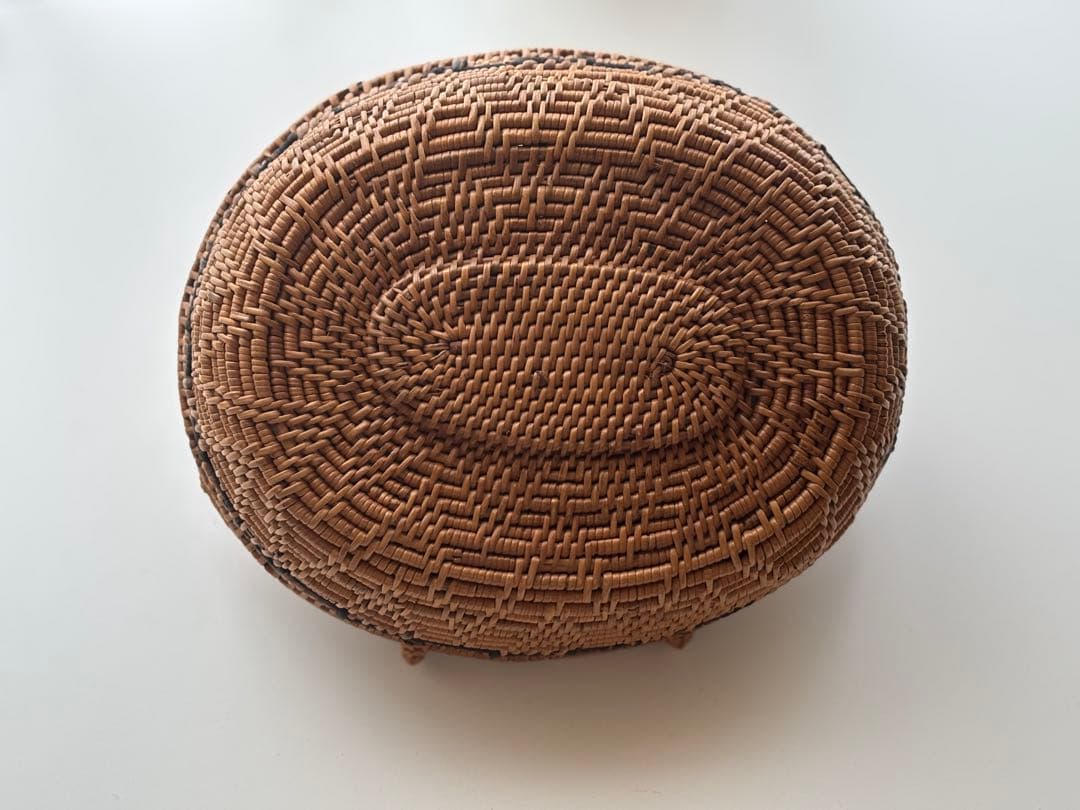 天然素材　アタ雑貨　蓋付き楕円小物入れ