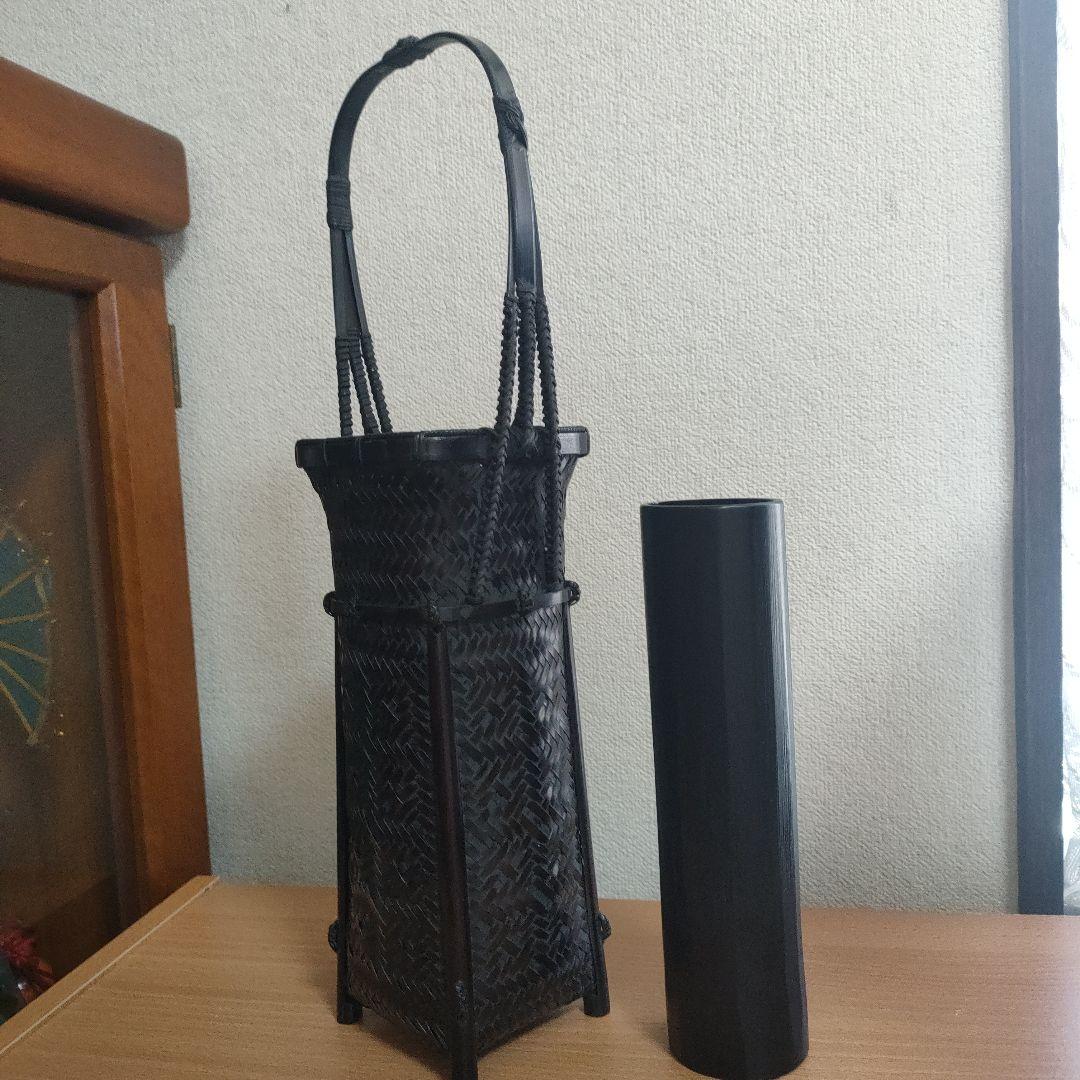 新品未使用〉竹籠 花籠 花器 花入れ 黒色 四極一輪 竹細工 茶道具【TA4
