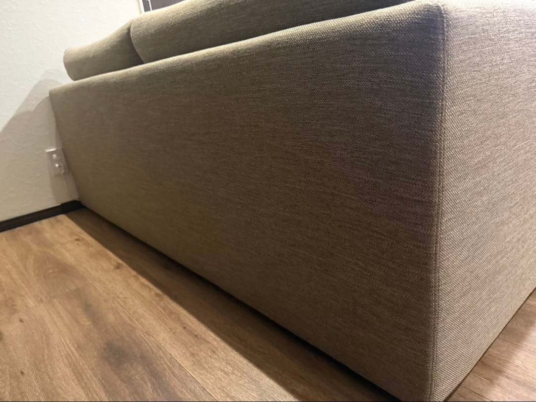 ベージュファブリックソファー