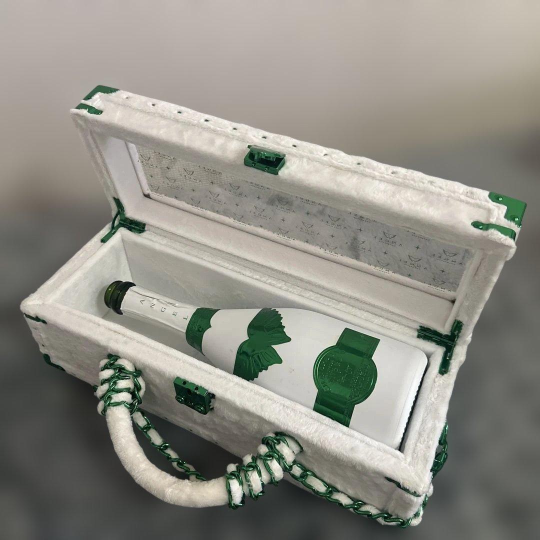 エンジェルシャンパンクリスマスホリデー限定 空き瓶 空箱 チェーン鍵