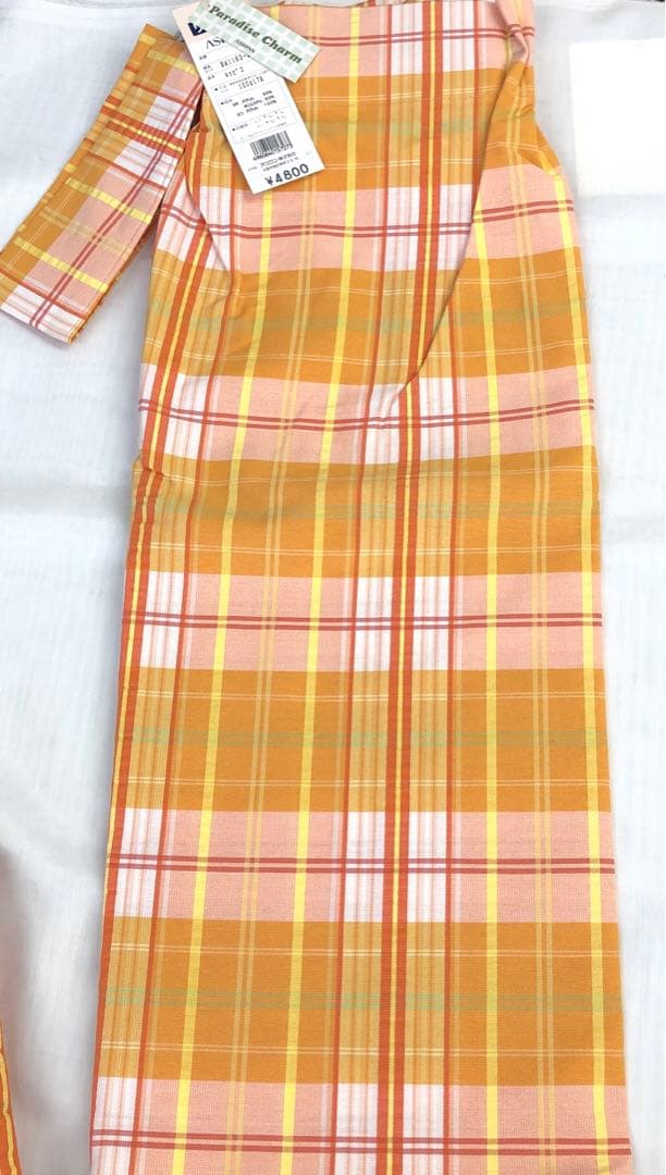 日本製　仕立て上がりカーテン　既製カーテン　オレンジ色　チェック柄　ポップ