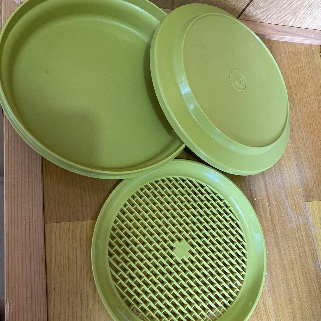 タッパーウェア 4段重ね おまけ+1もうひとつおまけグリーンのタッパ