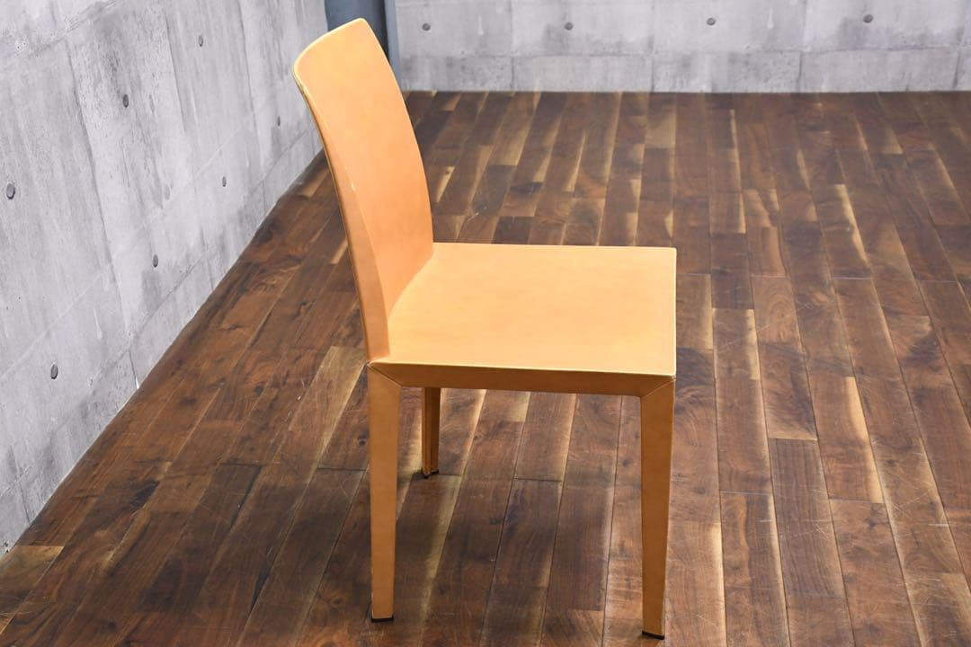EEK127 ポルトローナフラウ ローラ ダイニングチェア レザー/総本革張り
