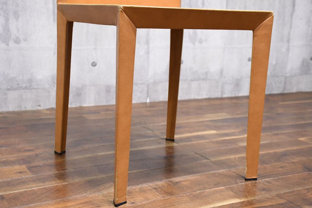 EEK127 ポルトローナフラウ ローラ ダイニングチェア レザー/総本革張り