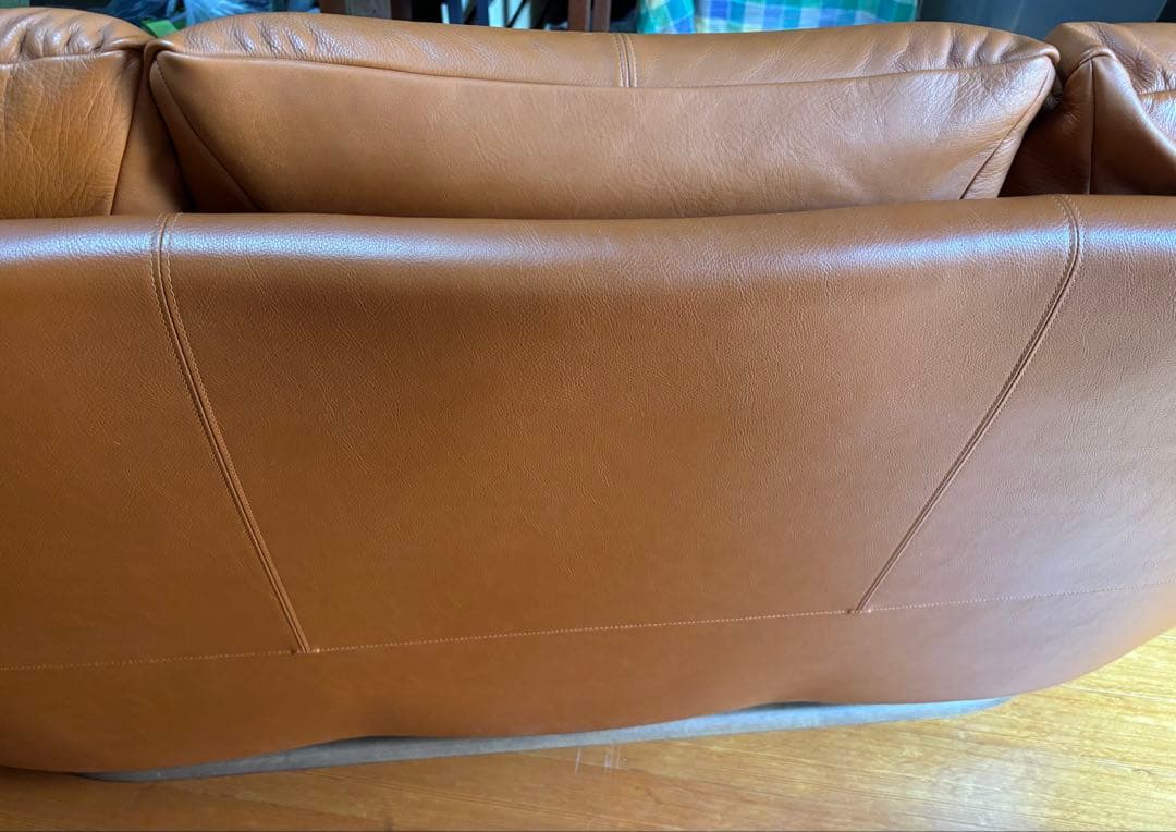 カリモク家具３人掛けソファー本革