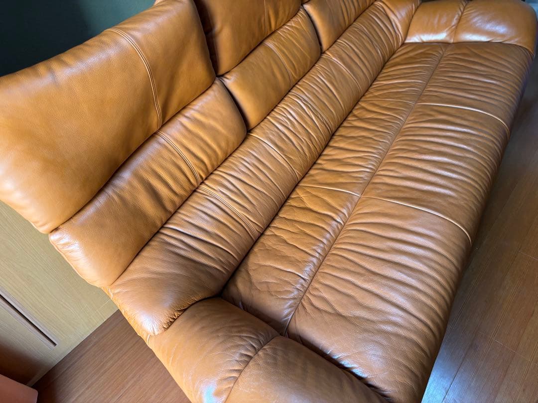 カリモク家具３人掛けソファー本革