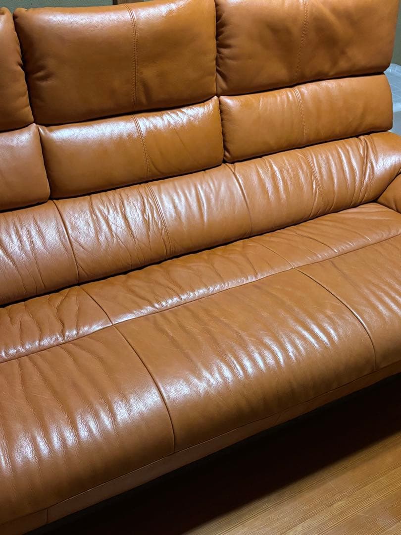 カリモク家具３人掛けソファー本革