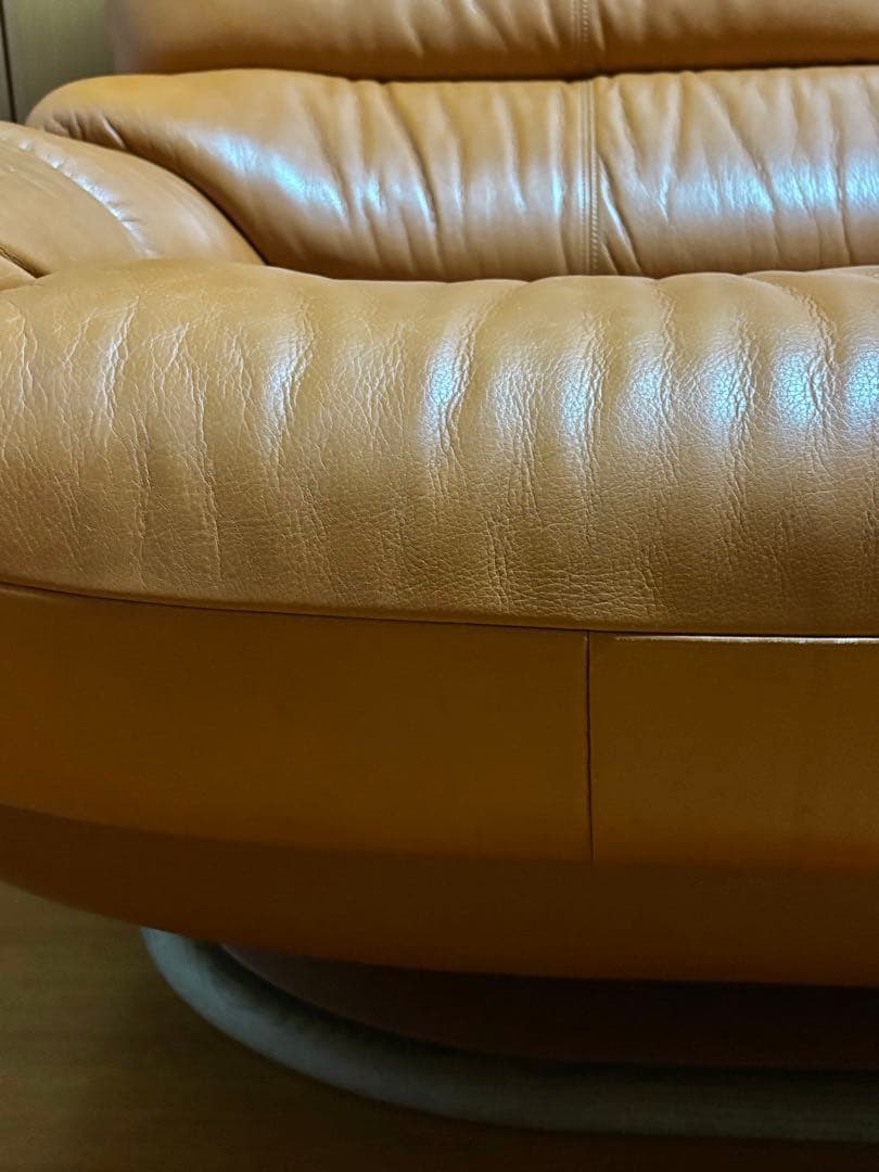 カリモク家具３人掛けソファー本革