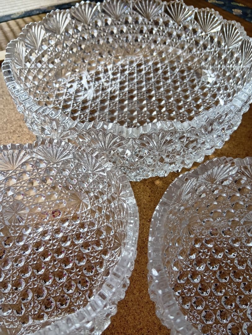 【美品】HOYA クリスタルガラス　大鉢1.中鉢5客.小鉢5客11点亀甲つなぎ紋