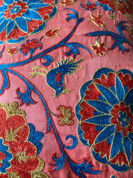 ウズベキスタン製 シルク スザニ刺繍 クッションカバー 60×49 SZN719