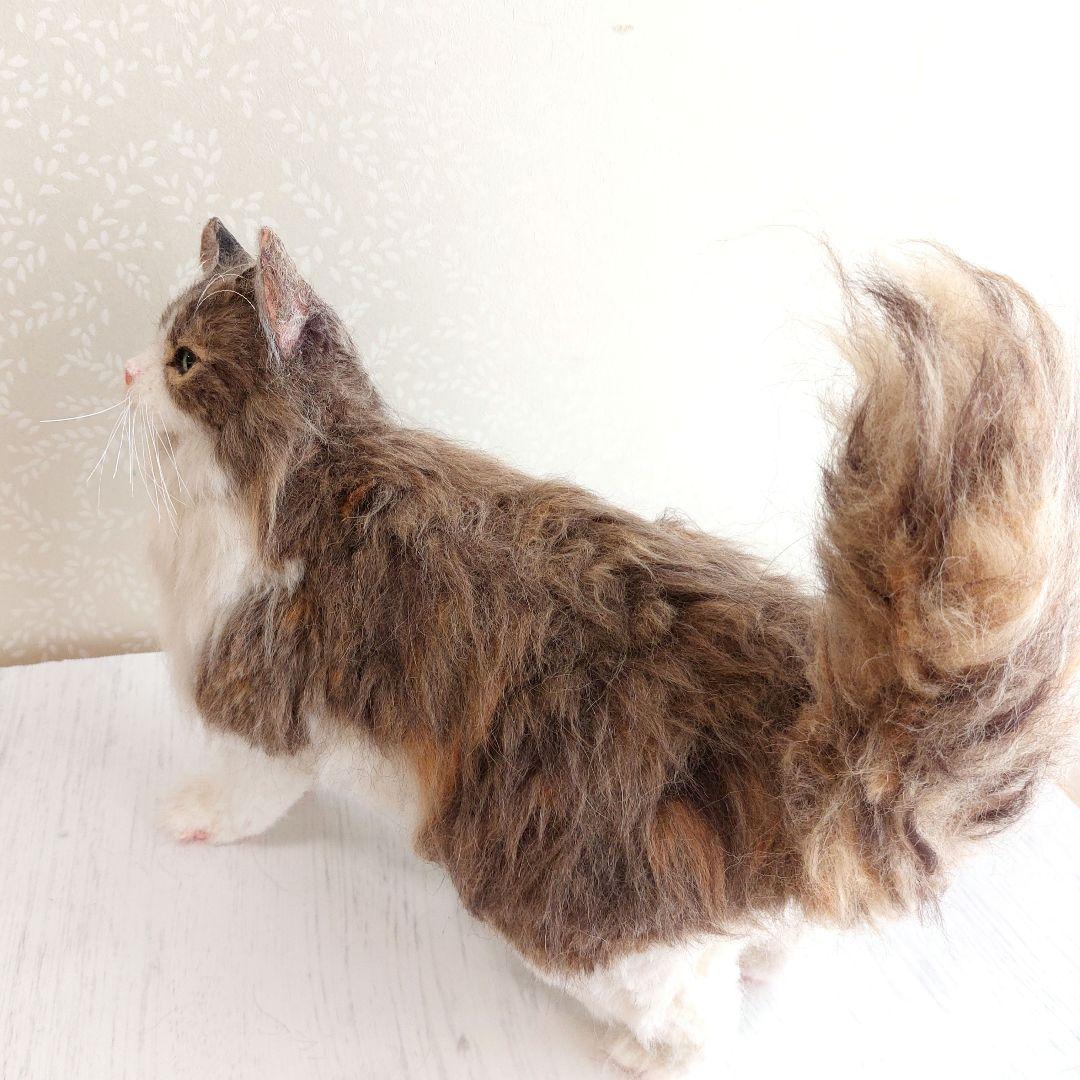 羊毛フェルト　ネコ(ノルウェージャンフォレストキャット)