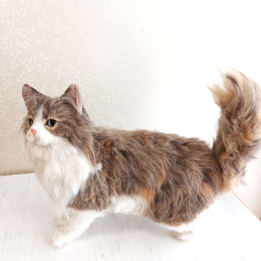 羊毛フェルト　ネコ(ノルウェージャンフォレストキャット)