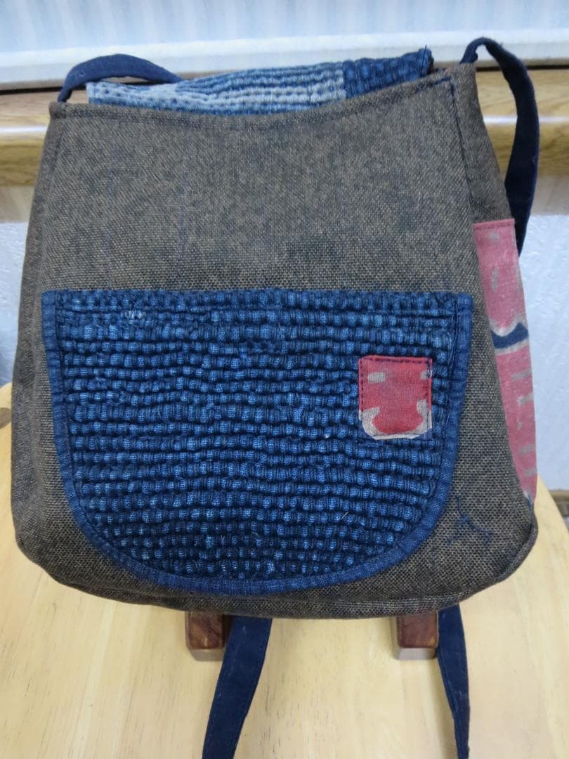 頭巾入りポシェット