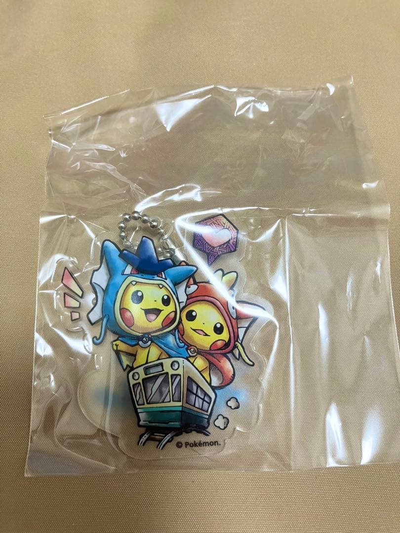 ピカチュウ　アクリルキーホルダー 8個セット