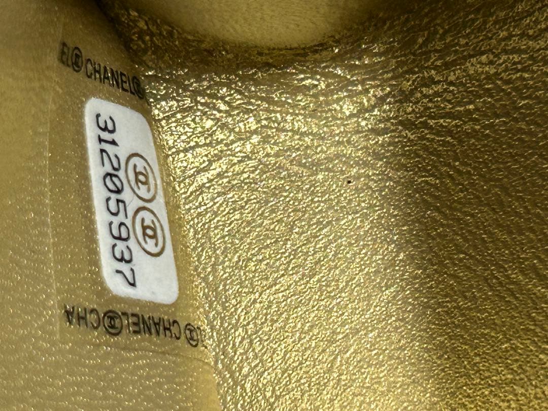 シャネルVIPレザー ショルダーバッグノベルティバック