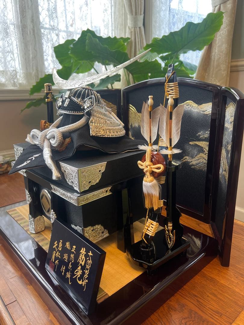 五月人形 武士の兜と刀矢付き 久月 三日月形前立の兜 銀