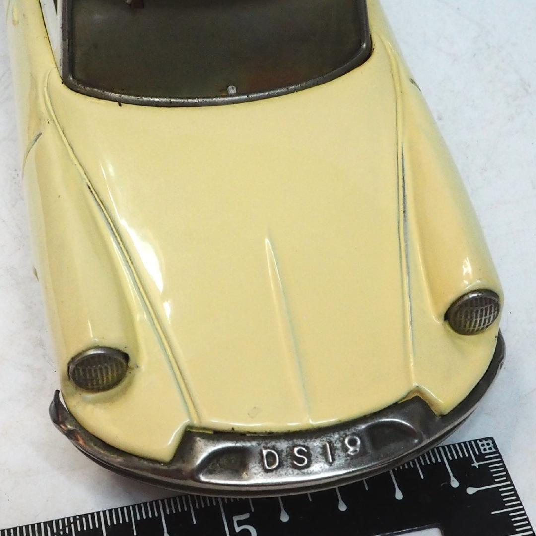 萬代屋【シトロエンDS19ステーションワンゴン黄】tinブリキtoy car箱無