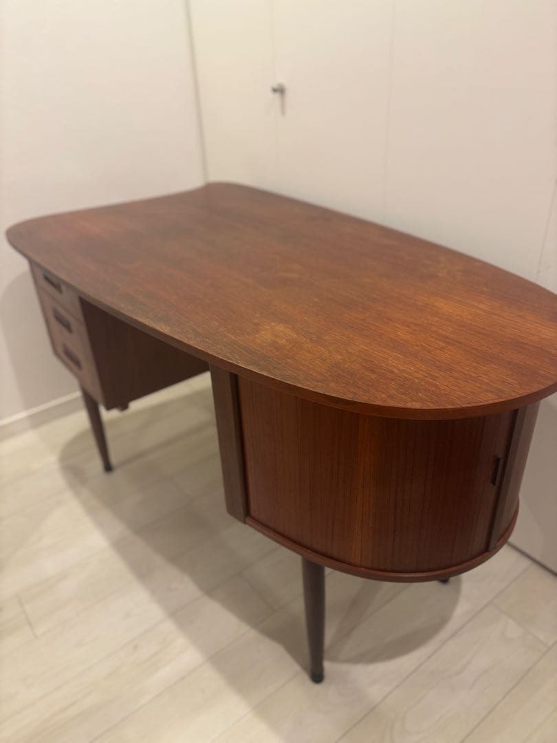 ヴィンテージ　北欧家具　チーク材　キドニーデスク　デンマーク