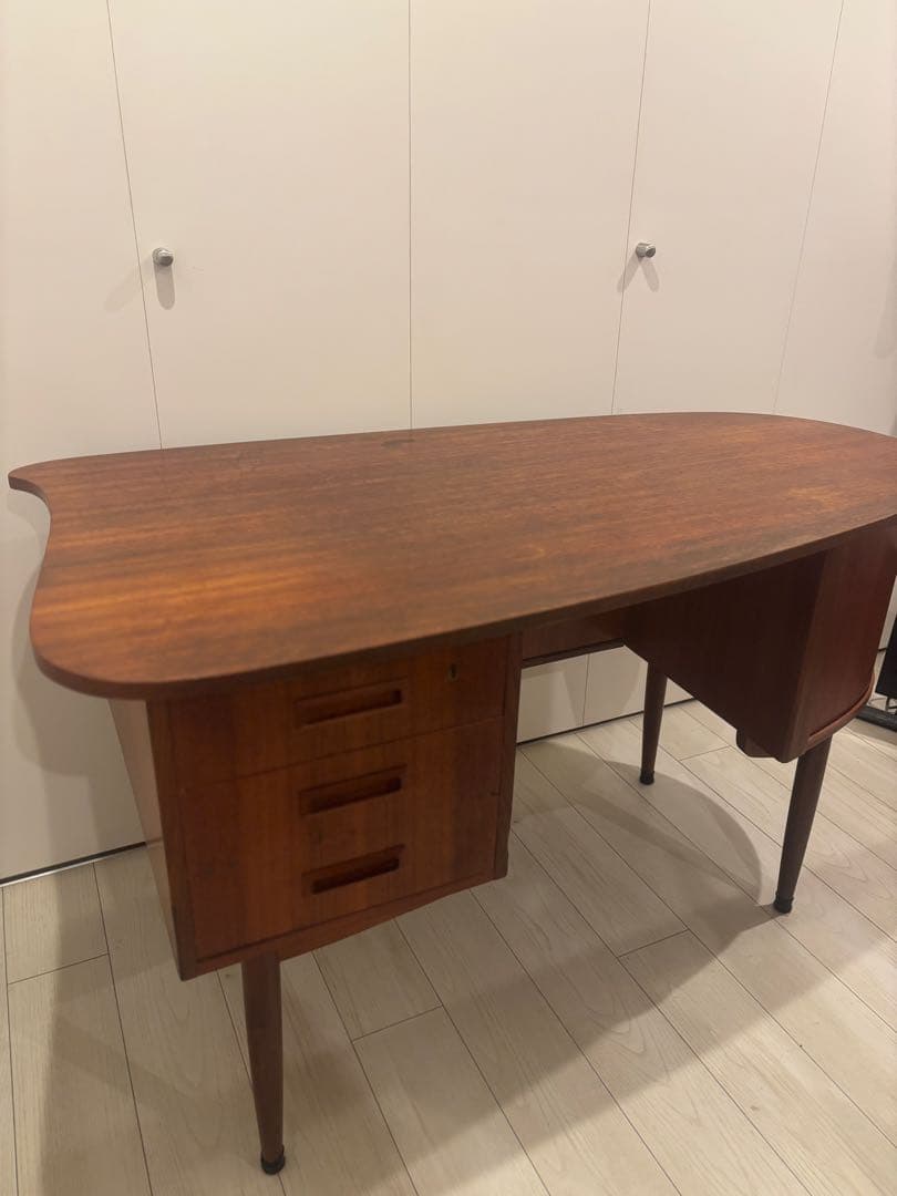 ヴィンテージ　北欧家具　チーク材　キドニーデスク　デンマーク