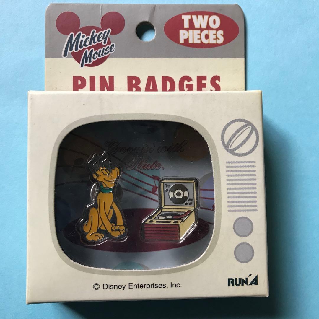 ディズニープルートのピンバッジ 2個セット 化粧箱入り 匿名配送