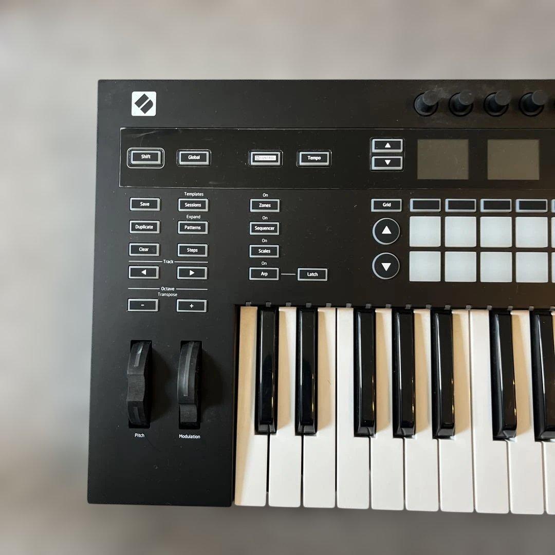 novation ノベーション　49SL MkIII MIDIキーボード　楽器