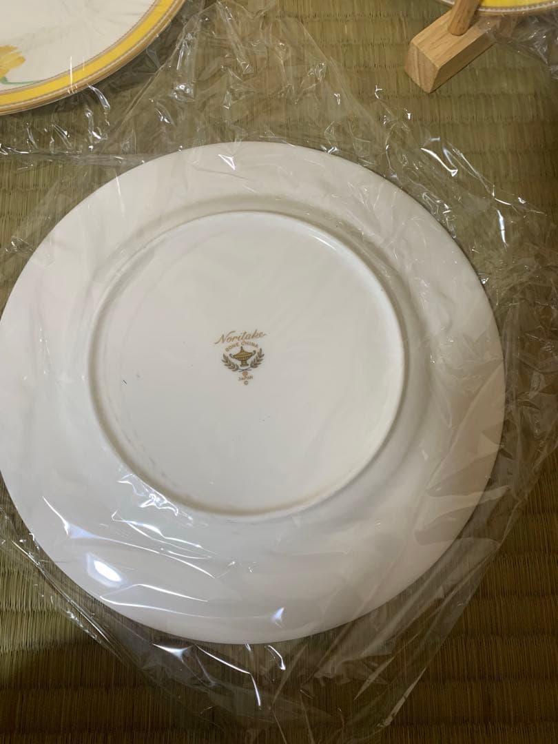ノリタケ　ヴィヴィットソロボーン　２１㎝プレート　６枚