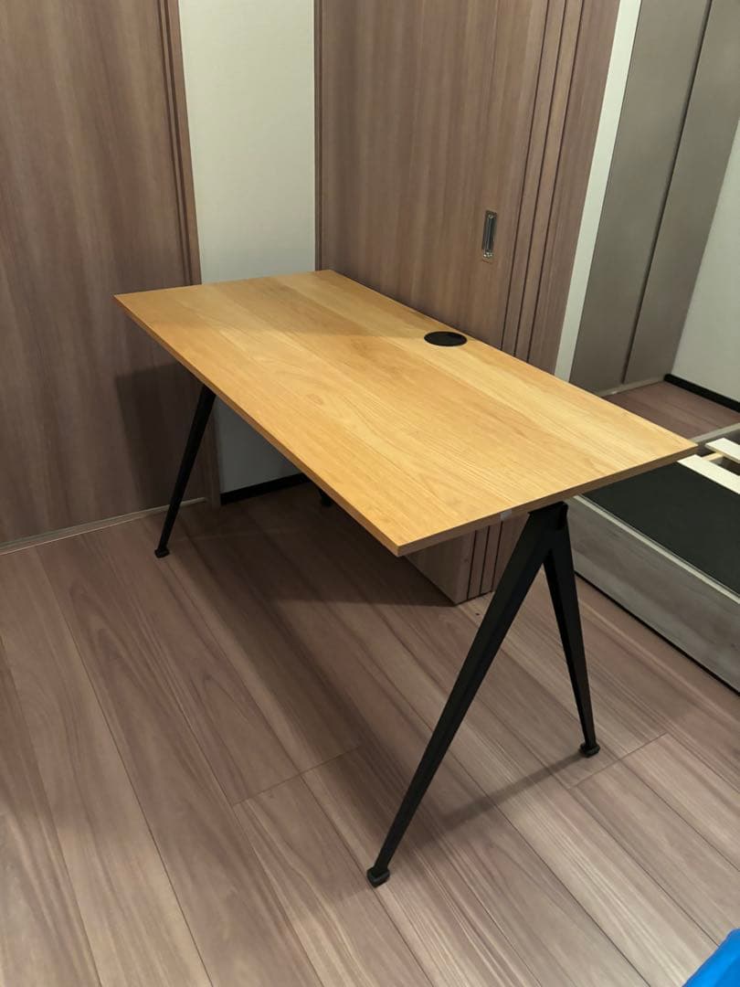 Hay デスク&IKEAチェアセット 渋谷区に引き取り可能な方