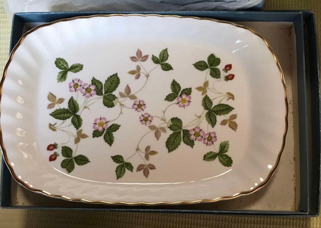 ウェッジウッド ワイルドストロベリープレート3枚・オクタゴナル