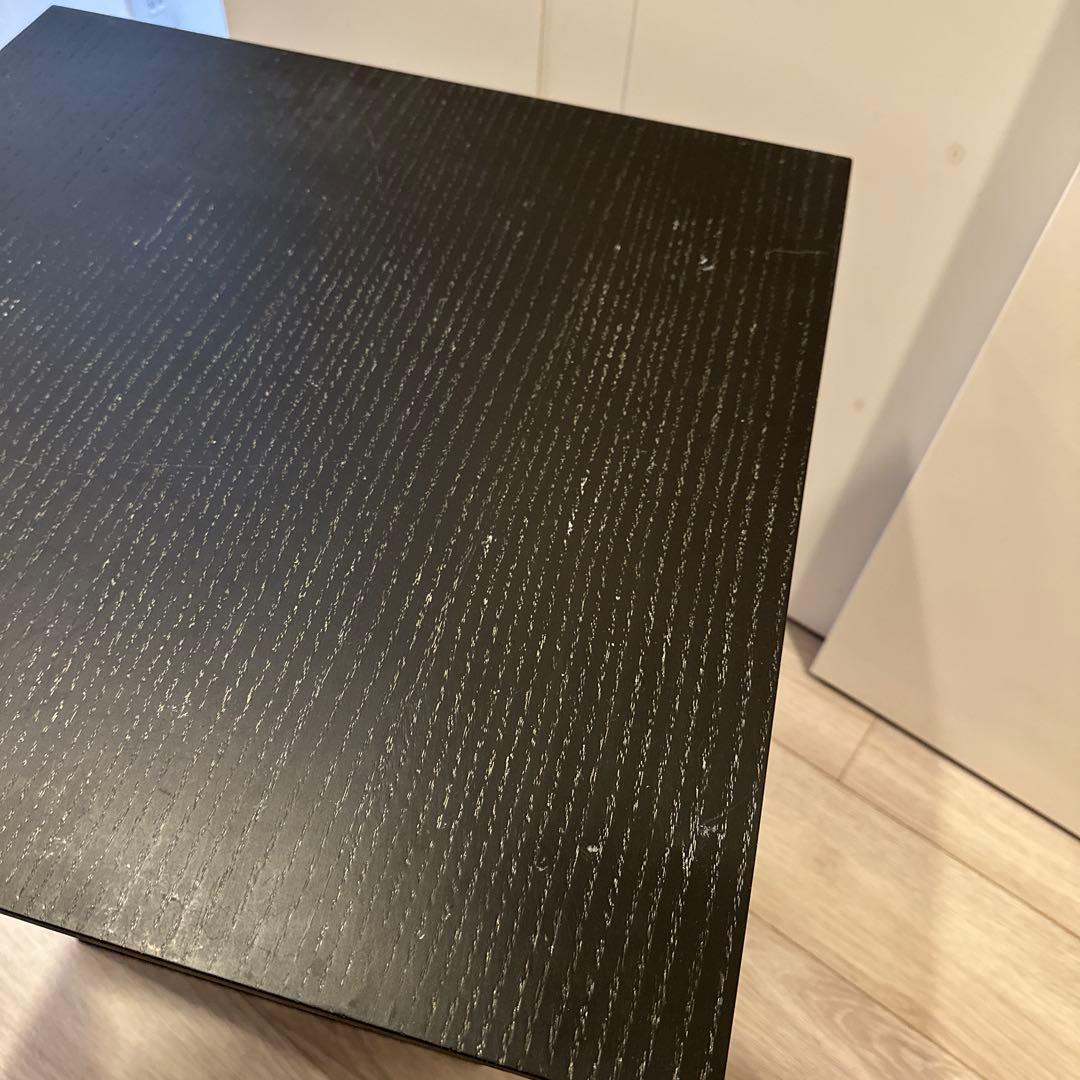 黒い木製モダンテーブル 台形