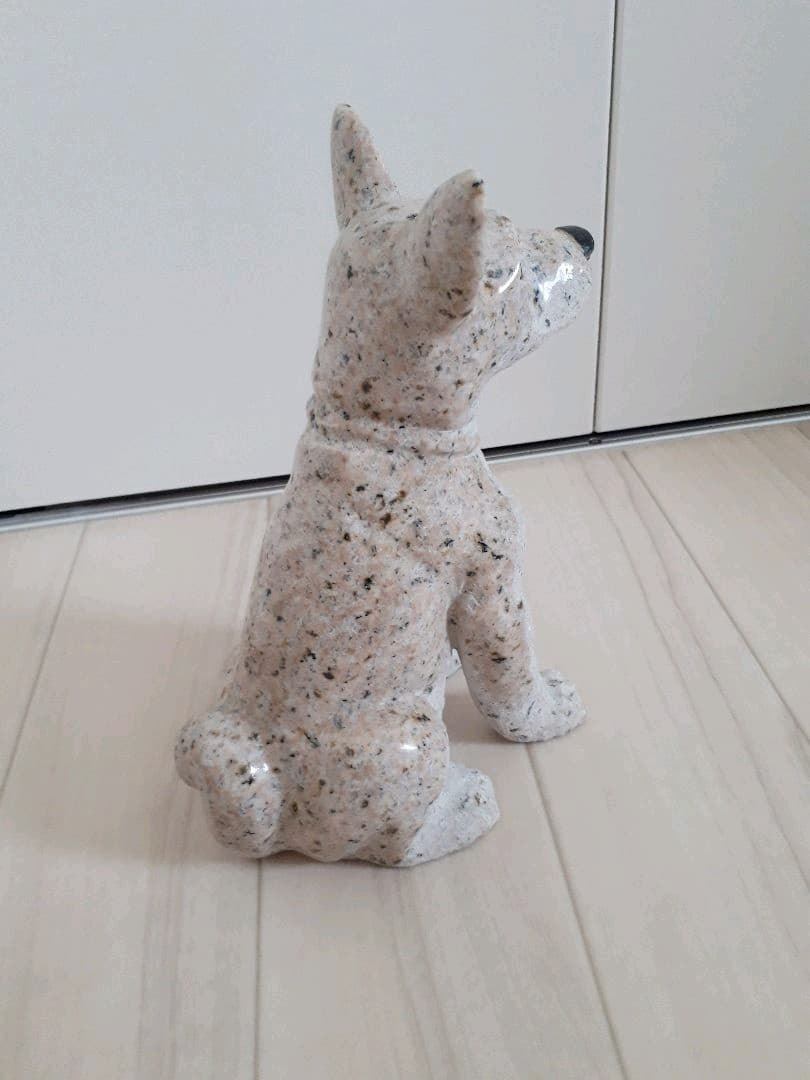 犬　チワワ？　石の置物